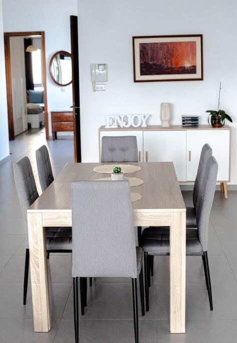 Seafront Two Bedroom Apartment Saint Julian's 외부 사진
