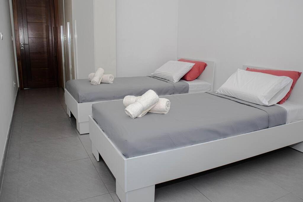 Seafront Two Bedroom Apartment Saint Julian's 외부 사진